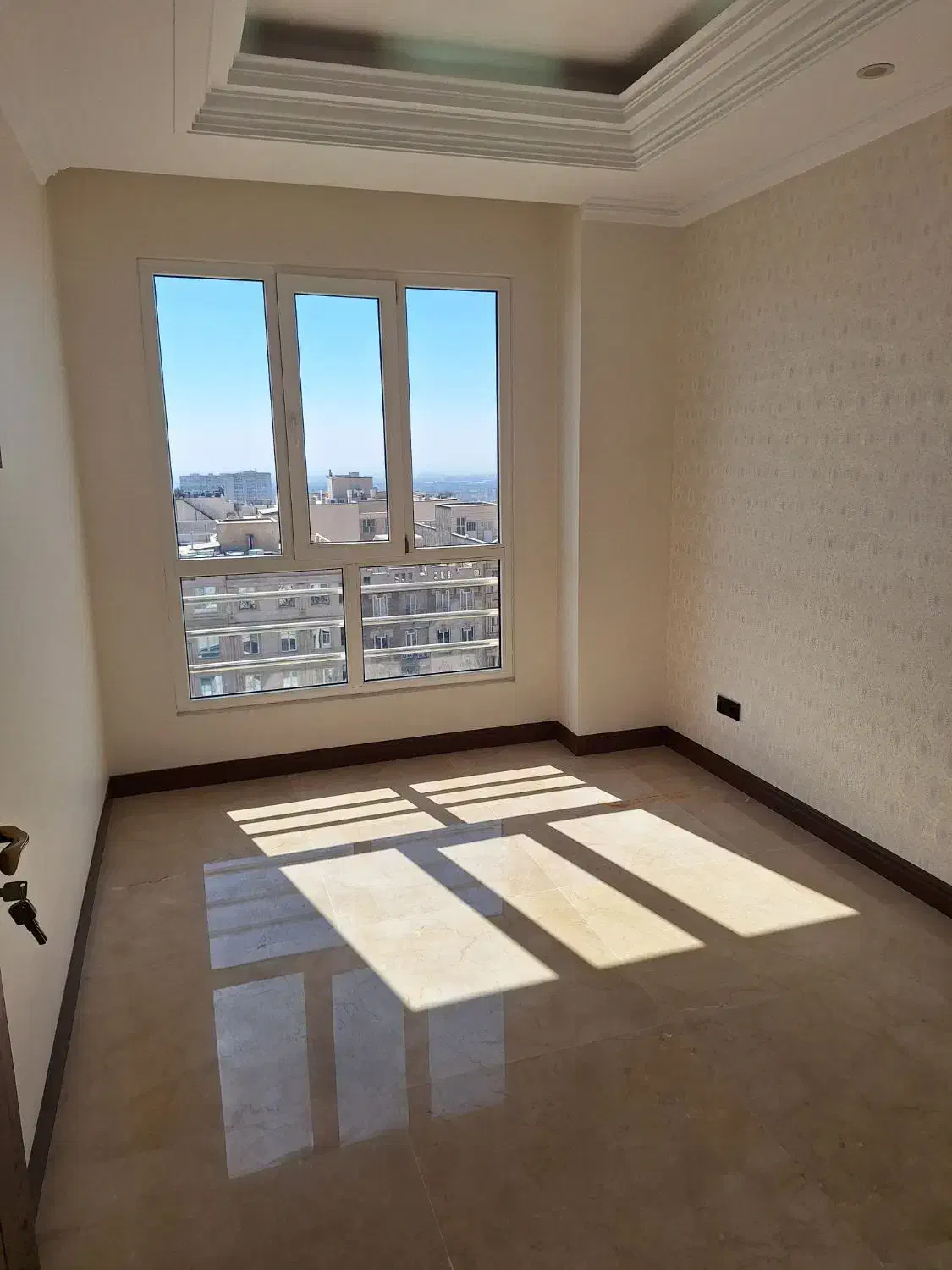 ۱۳۰ متر  دو خواب نوساز شهران جنوبی