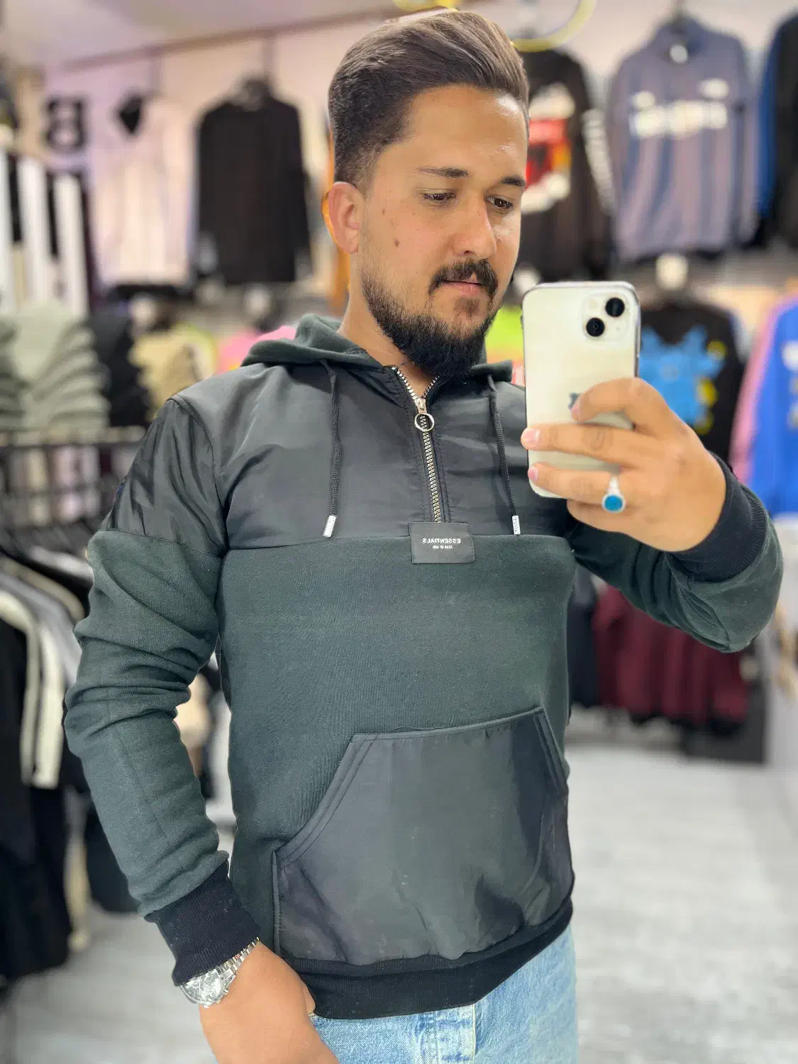 هودی نیم زیپ|لباس|اصفهان, شیخ طوسی|دیوار