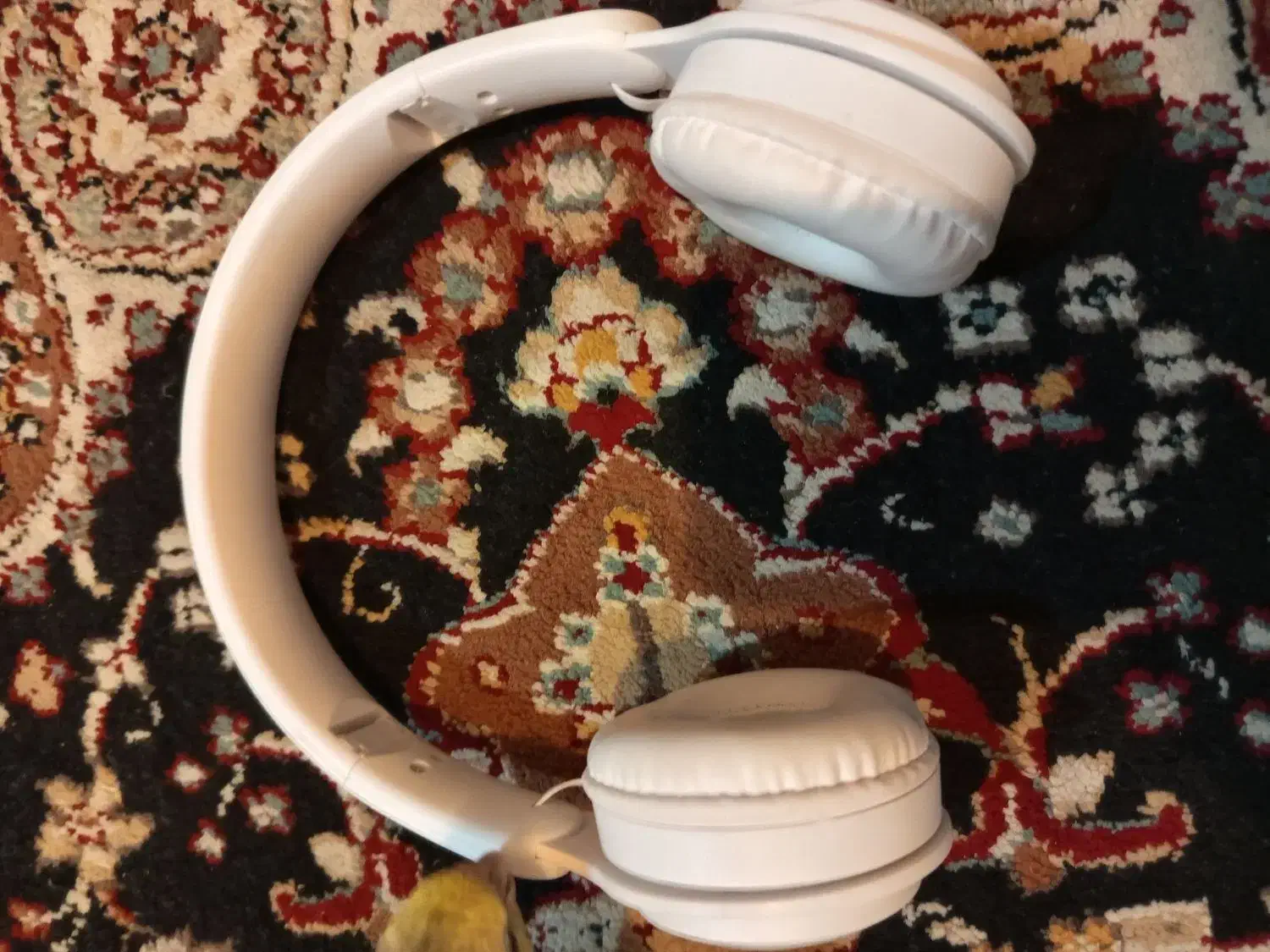 یدونه هدفون یدونه هم امپتری چراغ دار|لوازم جانبی موبایل و تبلت|زاهدان, |دیوار