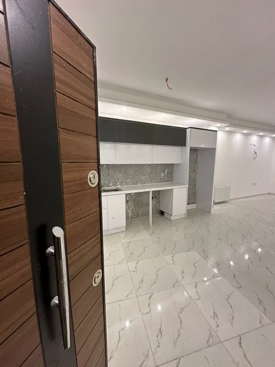 خیابان قیام ۹۷متر مدرن فول امکانات دسترسی عالی|فروش آپارتمان|لاهیجان, قیام|دیوار