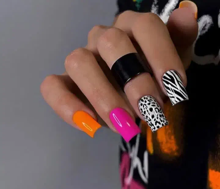 کاشت ناخن.ترمیم|خدمات آرایشگری و زیبایی|صفادشت, |دیوار