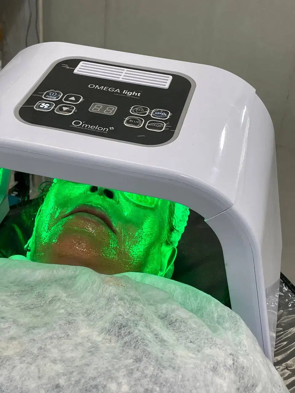 فشیال پاکسازی پوست|خدمات آرایشگری و زیبایی|تربتحیدریه, کاشانی|دیوار