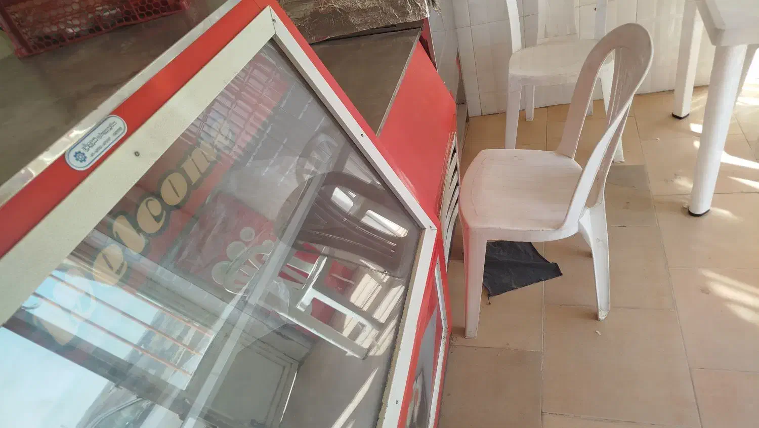 سلام یک عدد یخچال ویک عددفرساندویچی ومیزصندلی|کافی‌شاپ و رستوران|ملک‌آباد, |دیوار