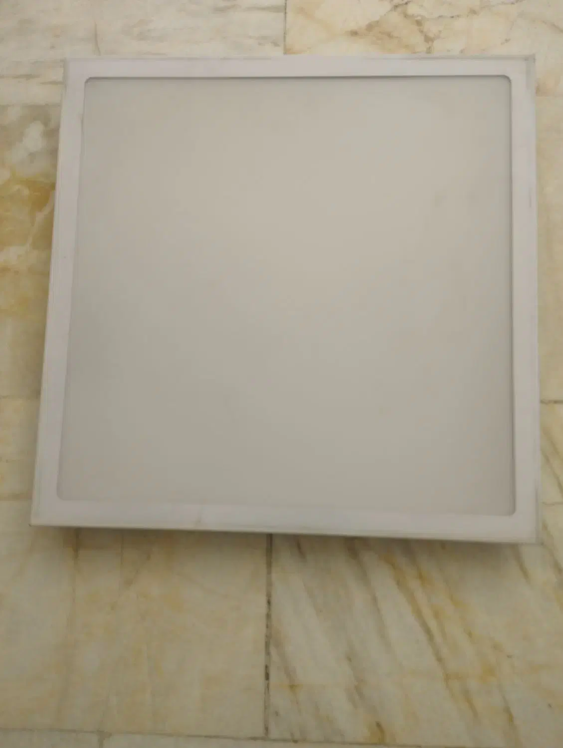 چراغ سقفی روکار سالم.  60X60|لامپ و چراغ|تهران, تهرانپارس جنوبی|دیوار