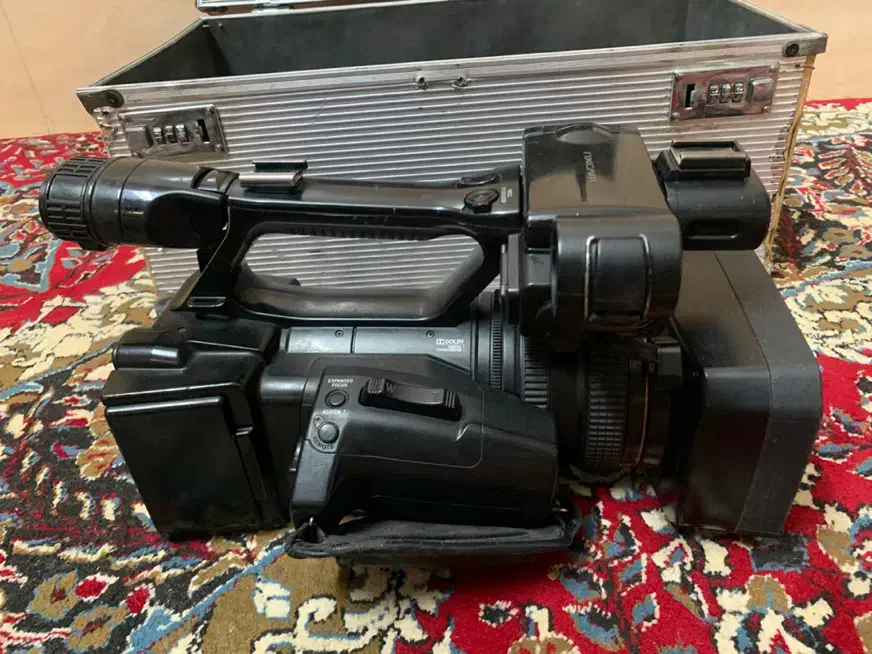 فروش فوری دوربین تلویزیونی nx5|دوربین عکاسی و فیلم‌برداری|کرمان, |دیوار