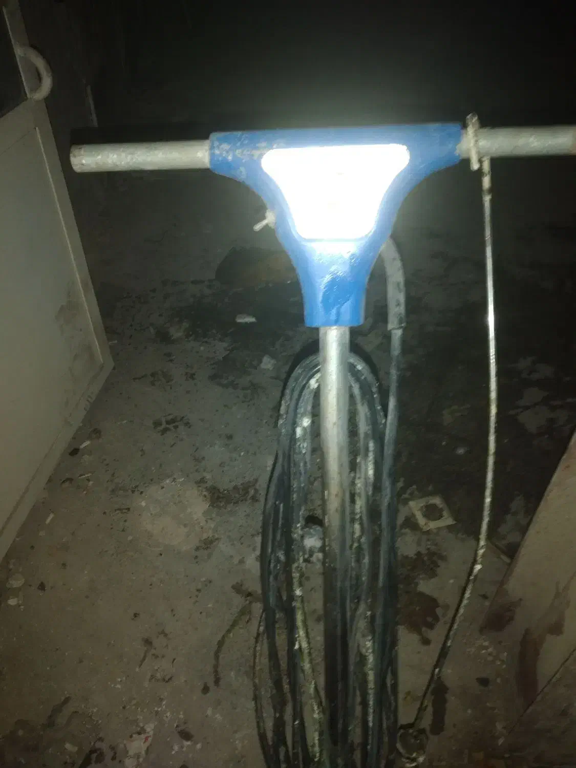 کف صاب|ابزارآلات|قم, چهار امامزاده|دیوار