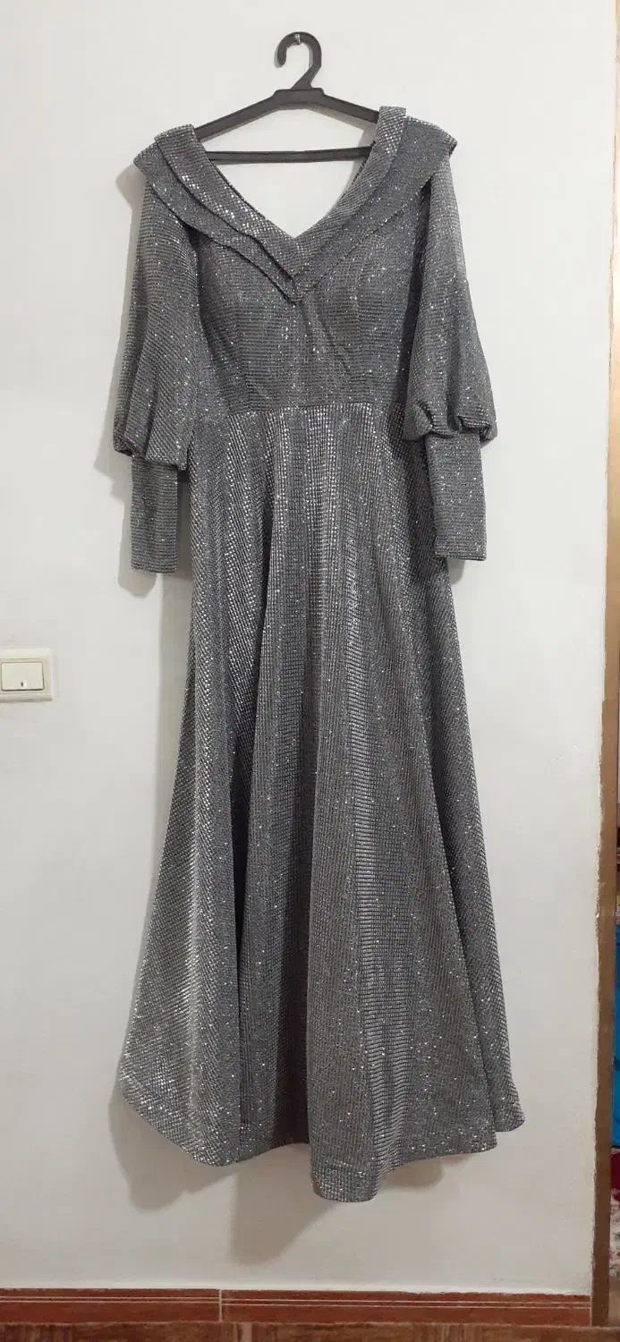 لباس مجلسی|لباس|قدس, شهرقدس|دیوار