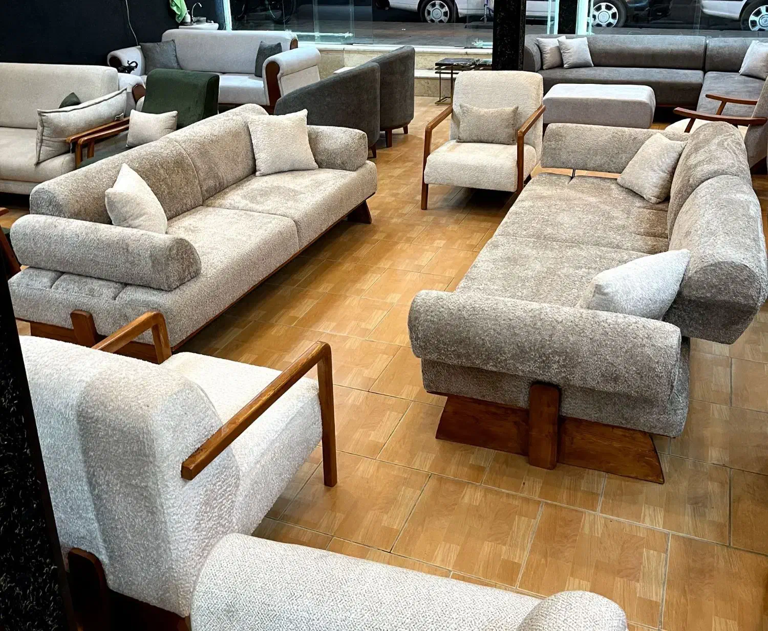 هلن مبل راحتی جدید و فوق العاده زیبا فروشگاه نفیس|مبلمان خانگی و میز عسلی|اصفهان, کساره|دیوار