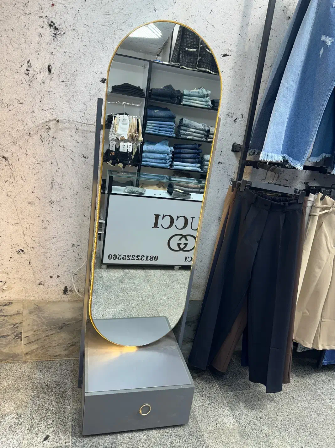 ایینه کشو دار پشت چراغ دار|آینه|ملایر, |دیوار