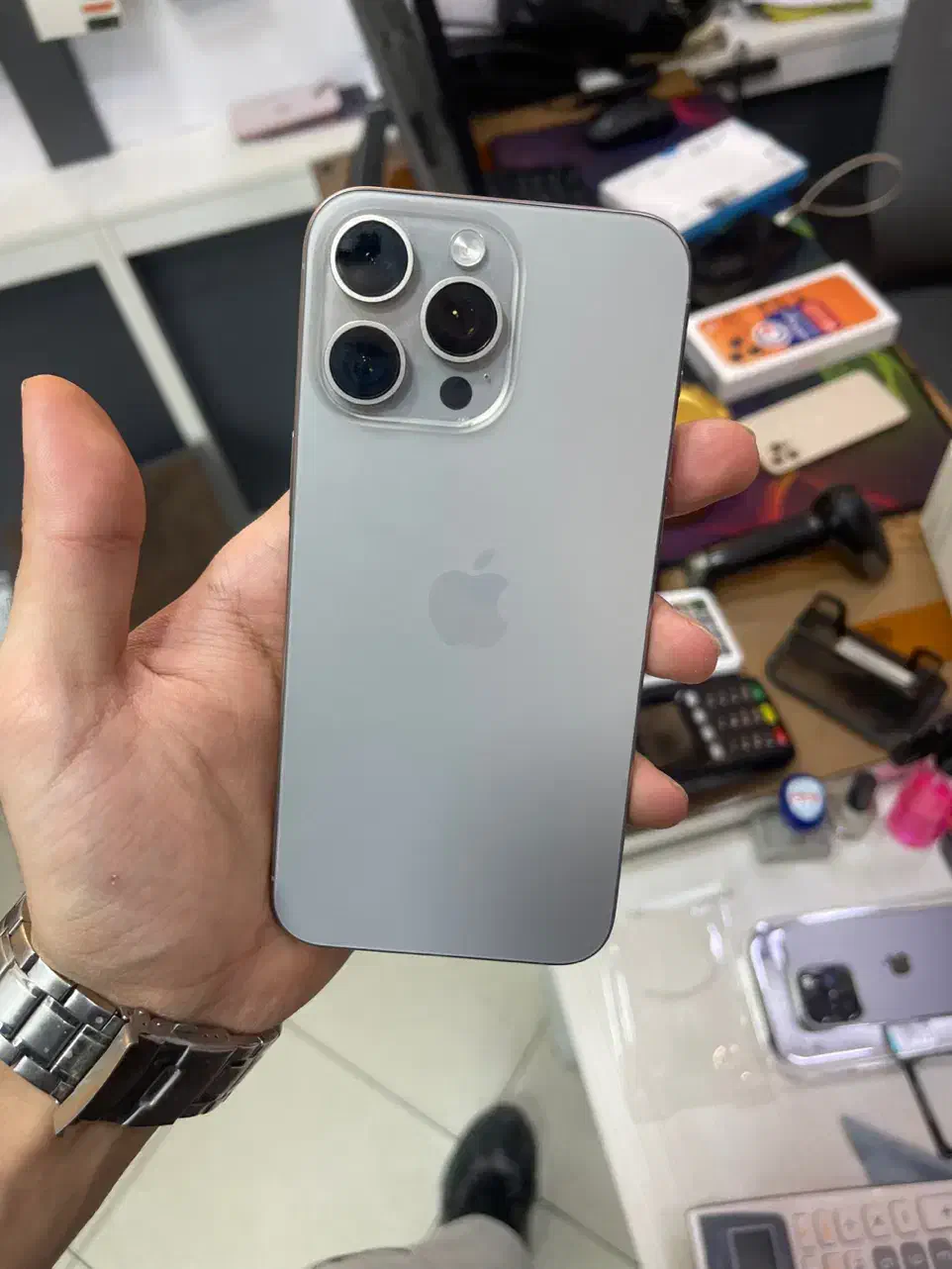 اپل ایفون ۱۵پرومکس 15promaxحافظه 512 گیگ رجیستر|موبایل|تهران, صادقیه|دیوار