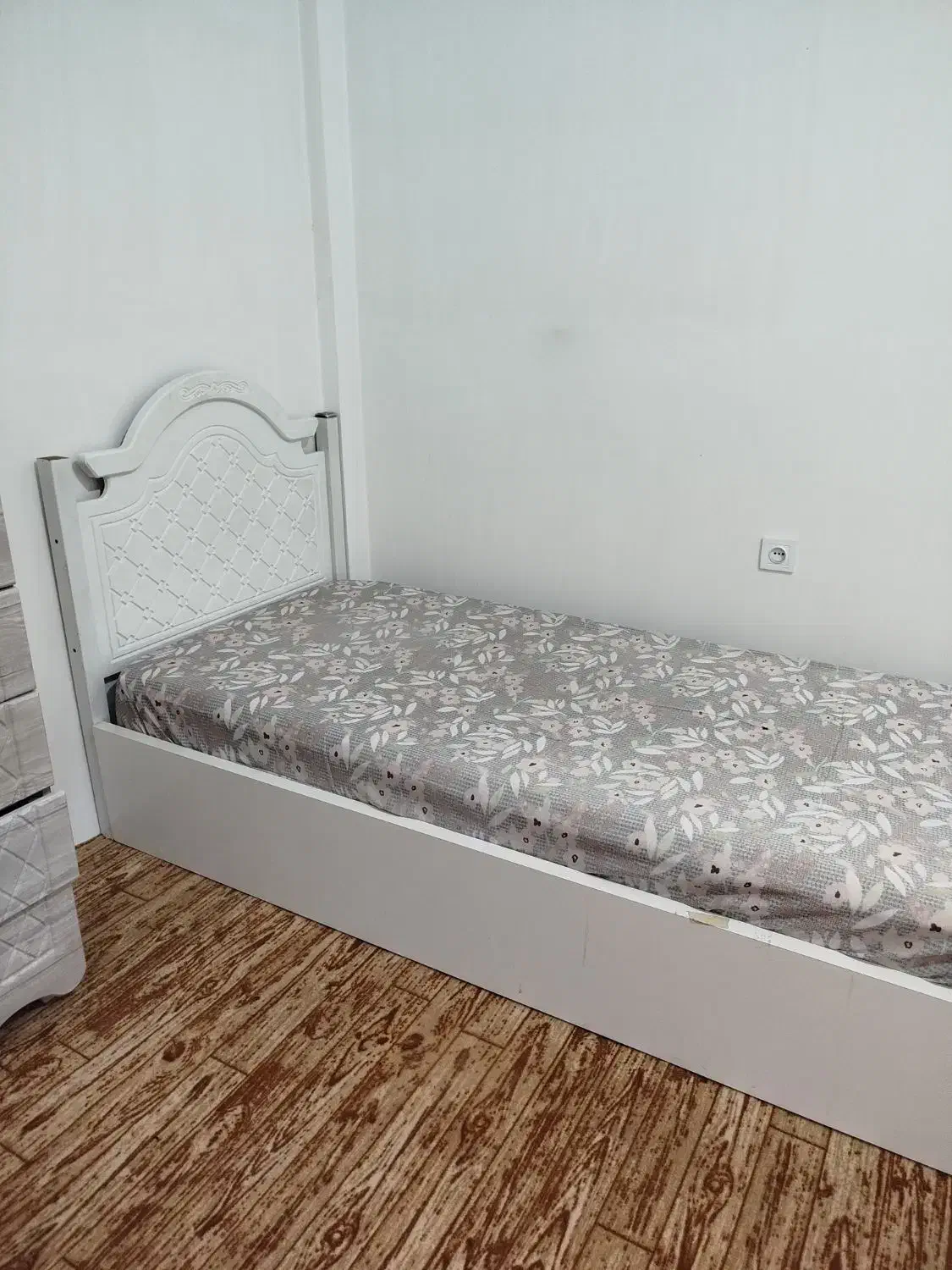 تخت خواب تک نفره|تخت و سرویس خواب|ورامین, ورامین|دیوار