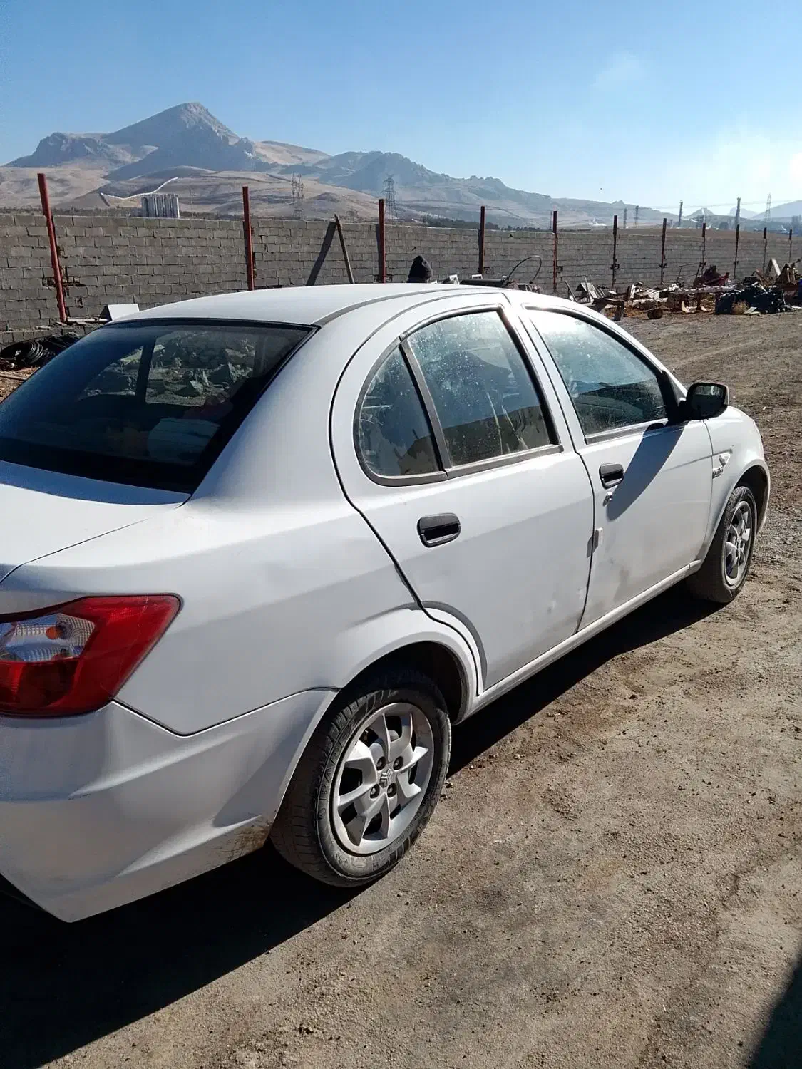 ساینا s دوگانه مدل 403|خودرو سواری و وانت|بیستون, |دیوار