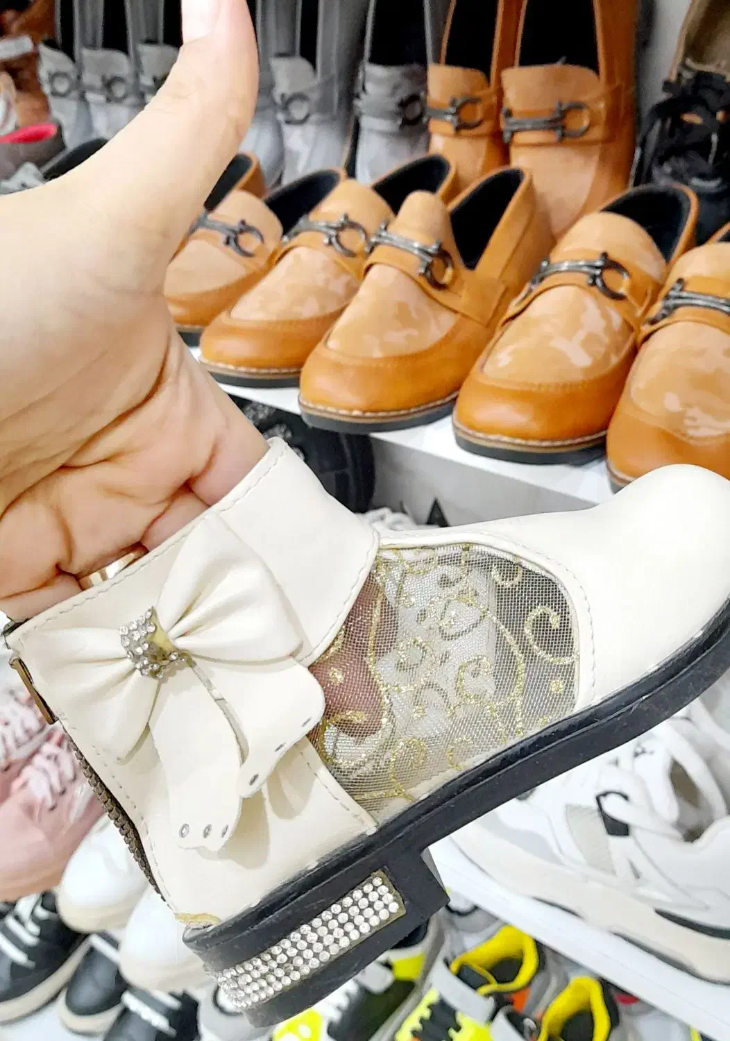 حراج کفش مجلسی بچگانه فقط ۱۵۰|کیف، کفش، کمربند|بندر گناوه, |دیوار