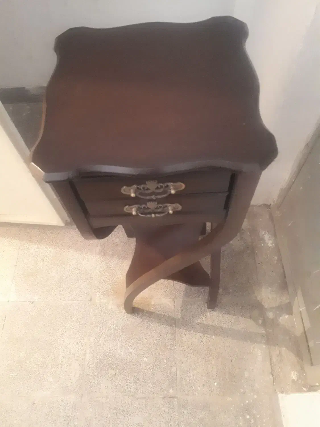 میز تلفن کاملا سالم و شیک|میز تلفن|همدان, |دیوار