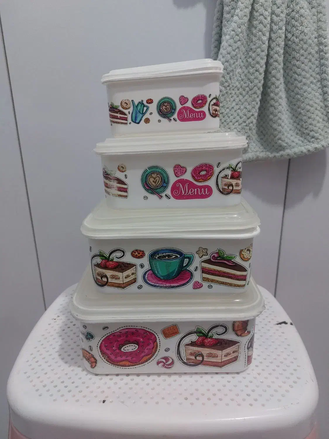 ظروف دردار|ظروف نگهدارنده، پلاستیکی، یک‌بارمصرف|گلبهار, شهر جدید گلبهار|دیوار