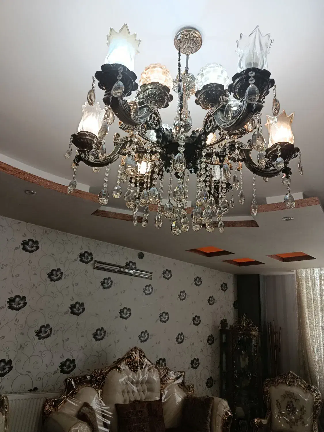 لوستر 12شعله|لوستر و چراغ آویز|شاهین‌شهر, عطار|دیوار