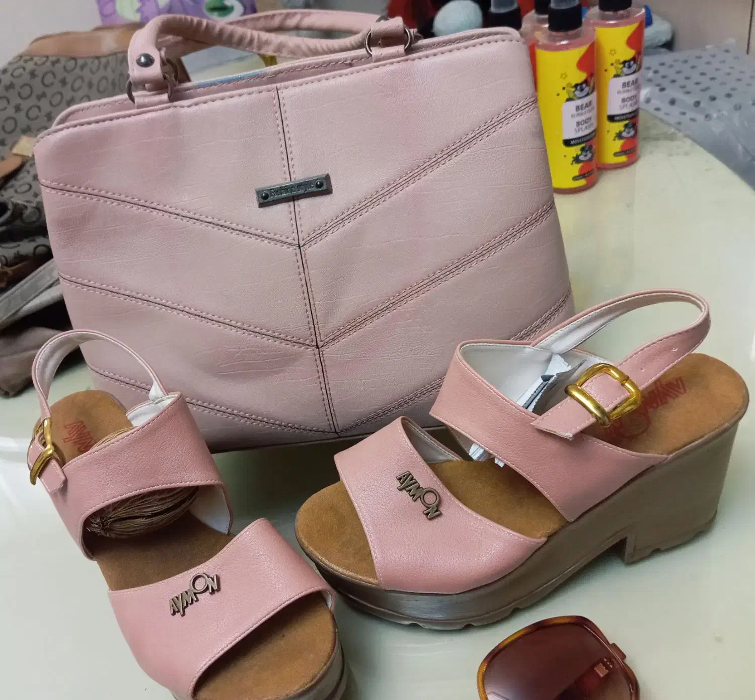 کیف کوله پشتی نایک و کیف رودوشی و صندل|کیف، کفش، کمربند|تهران, سبلان (لشگر)|دیوار