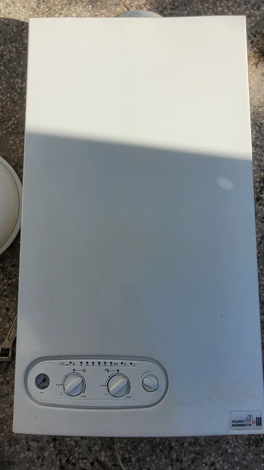 پکیج شوفاژ دست دوم|آبگرمکن، پکیج، شوفاژ|شیراز, گلشن|دیوار