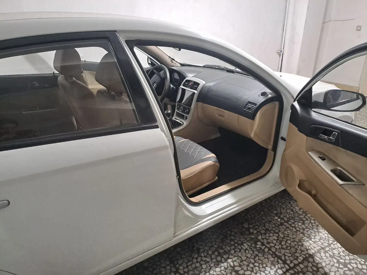 برلیانس ۳۳۰ دنده ای مدل ۹۵|خودرو سواری و وانت|رشت, رودباری|دیوار