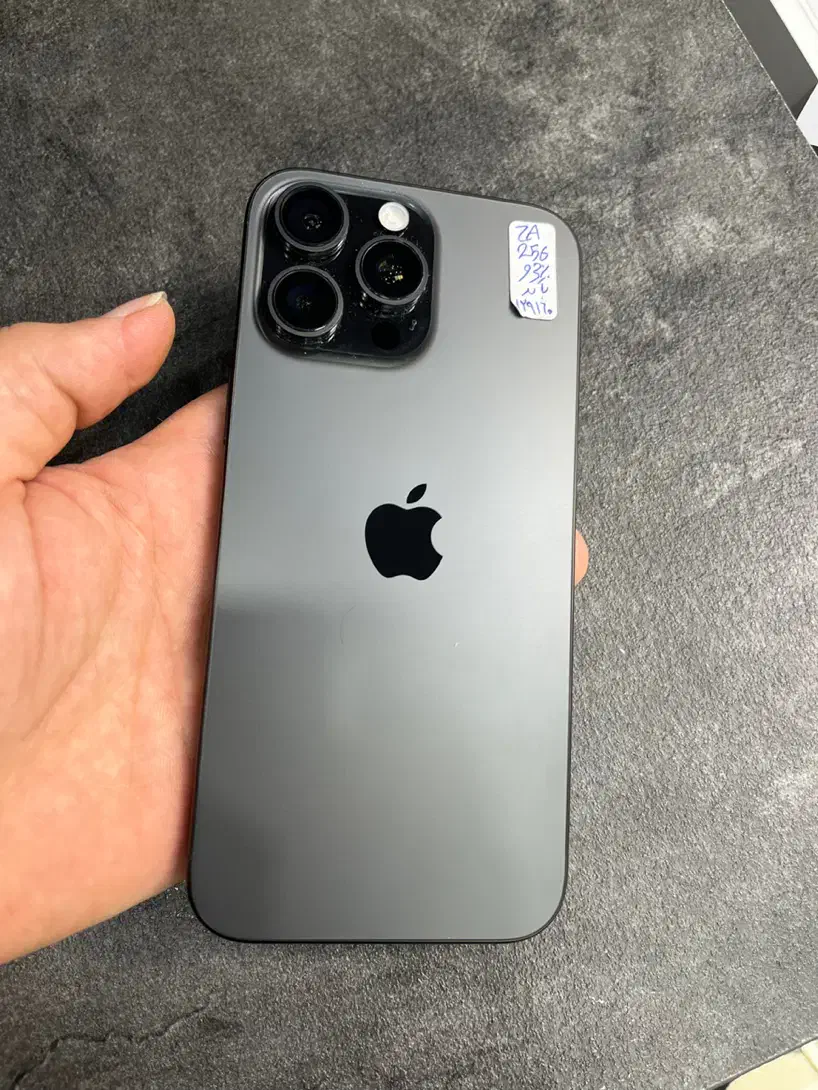 ایفون ۱۶ پرو مکس ۱۸ ماهه از دم قسط حتی طلا|موبایل|اصفهان, مفتح|دیوار