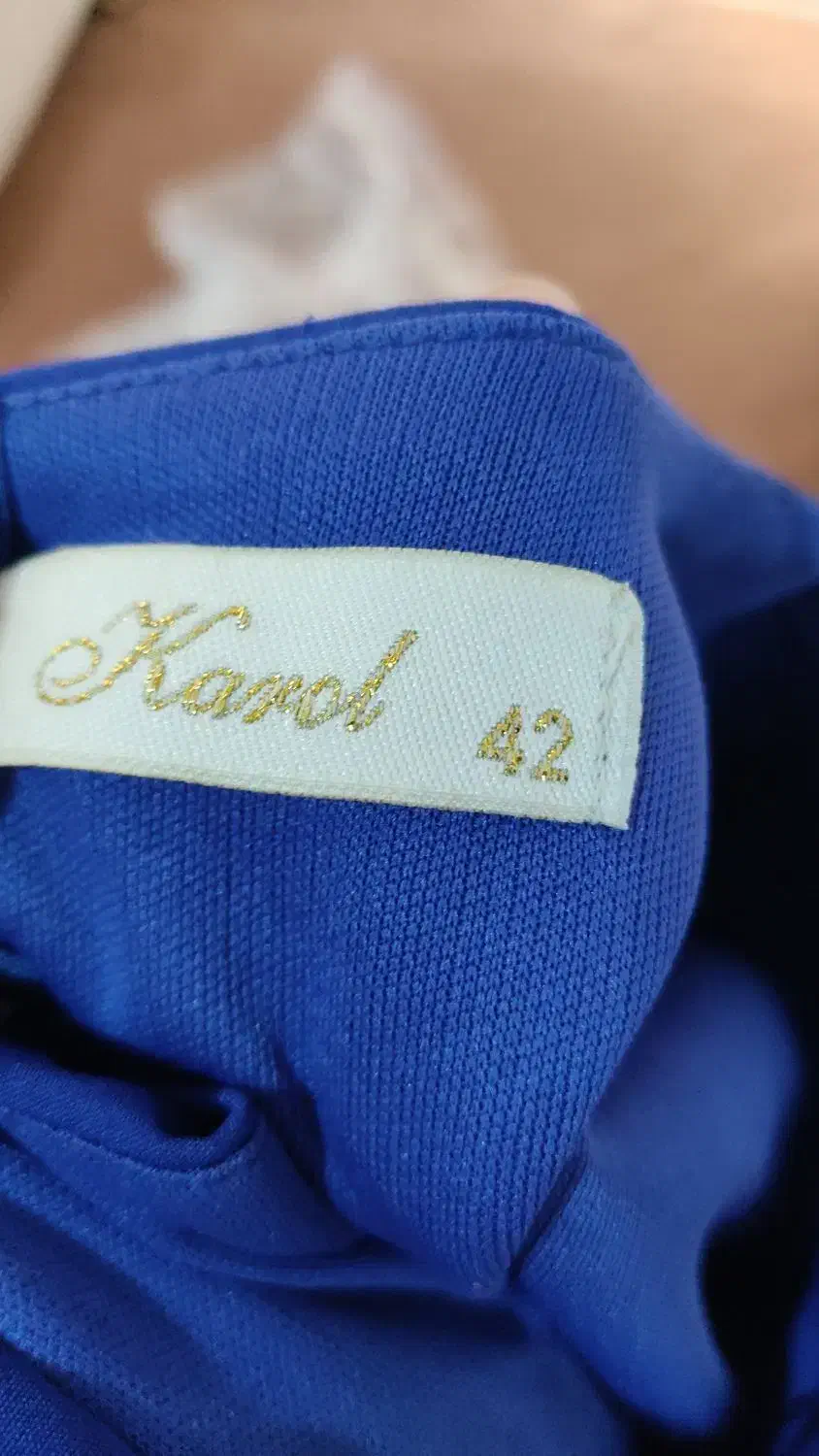 لباس مجلسی|لباس|میانه, |دیوار