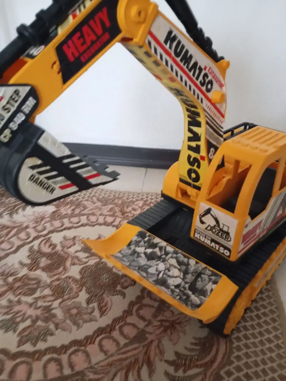 بیل مکانیکی نونو|اسباببازی|پردیس, فاز ۳|دیوار