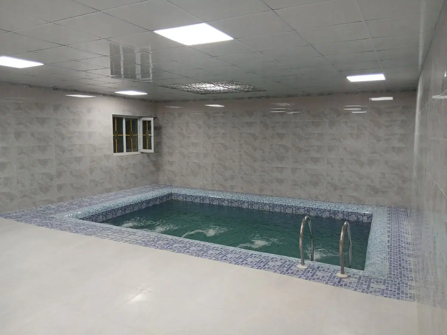 اجاره ویلا استخر دار|اجارهٔ کوتاه‌مدت ویلا و باغ|بوئین زهرا, |دیوار