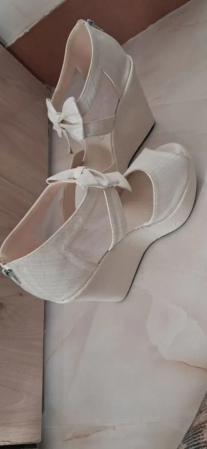 کفش سفید مجلسی شیک|کیف، کفش، کمربند|قرچک, باقرآباد|دیوار