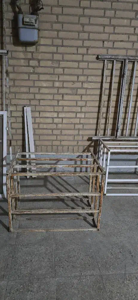 ۱عدد درب آهنی همراه پنجره و جاکولری|مصالح و تجهیزات ساختمان|اهواز, منازل سپاه|دیوار