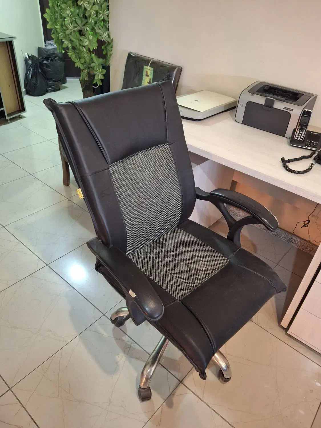 میز صندلی شرکت|میز تحریر و کامپیوتر|ارومیه, |دیوار