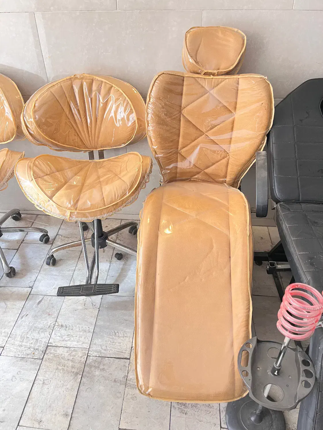 صندلی ارایشگاه در حد نو تخت تتو|آرایشگاه و سالن‌های زیبایی|تهران, مینای شمالی (مخبر)|دیوار