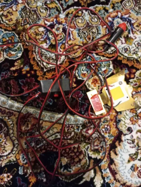 درب پژو پارس سپر جلو و عقب چراغ جلو رودری شیشه|قطعات یدکی و لوازم جانبی|قم, باغ شازده|دیوار