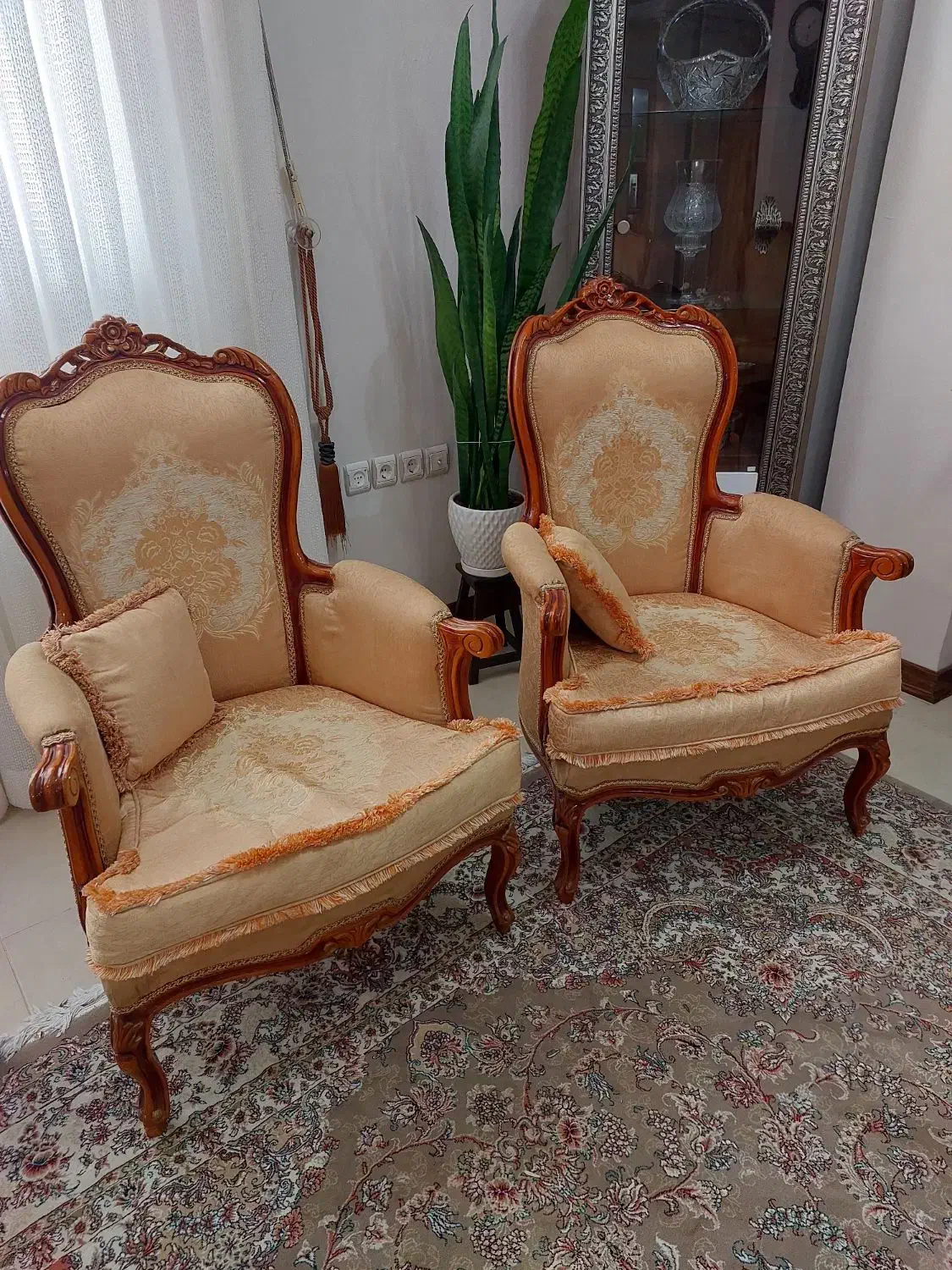مبل هفت نفره( ۳ نفره و چهارتا یکنفره) نیم استیل|مبلمان خانگی و میز عسلی|اهواز, کوی پیروزی|دیوار