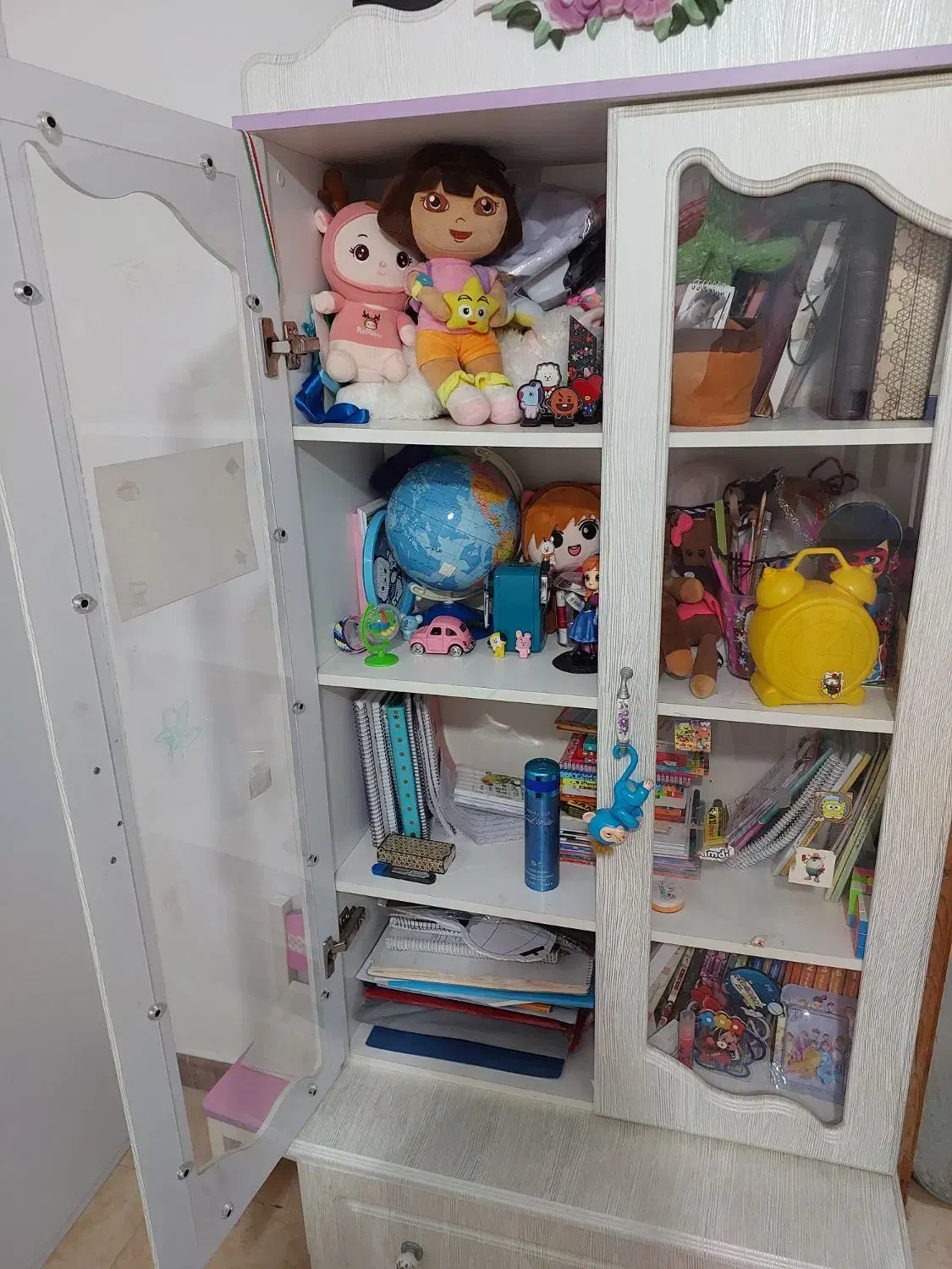 ویترین و کمد لباس کودک|بوفه، ویترین، کنسول|لاهیجان, گلستان|دیوار