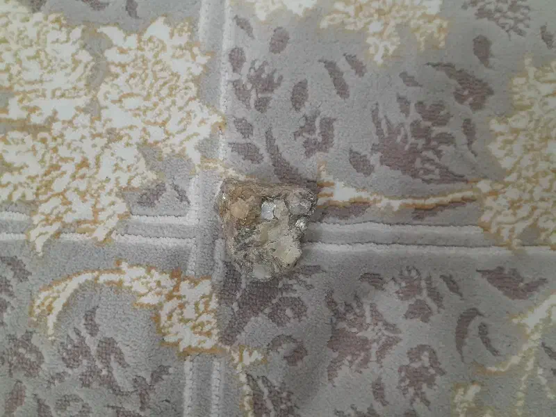 سنگی که درخودش آهن جزبشده.|جواهرات|بروجرد, |دیوار