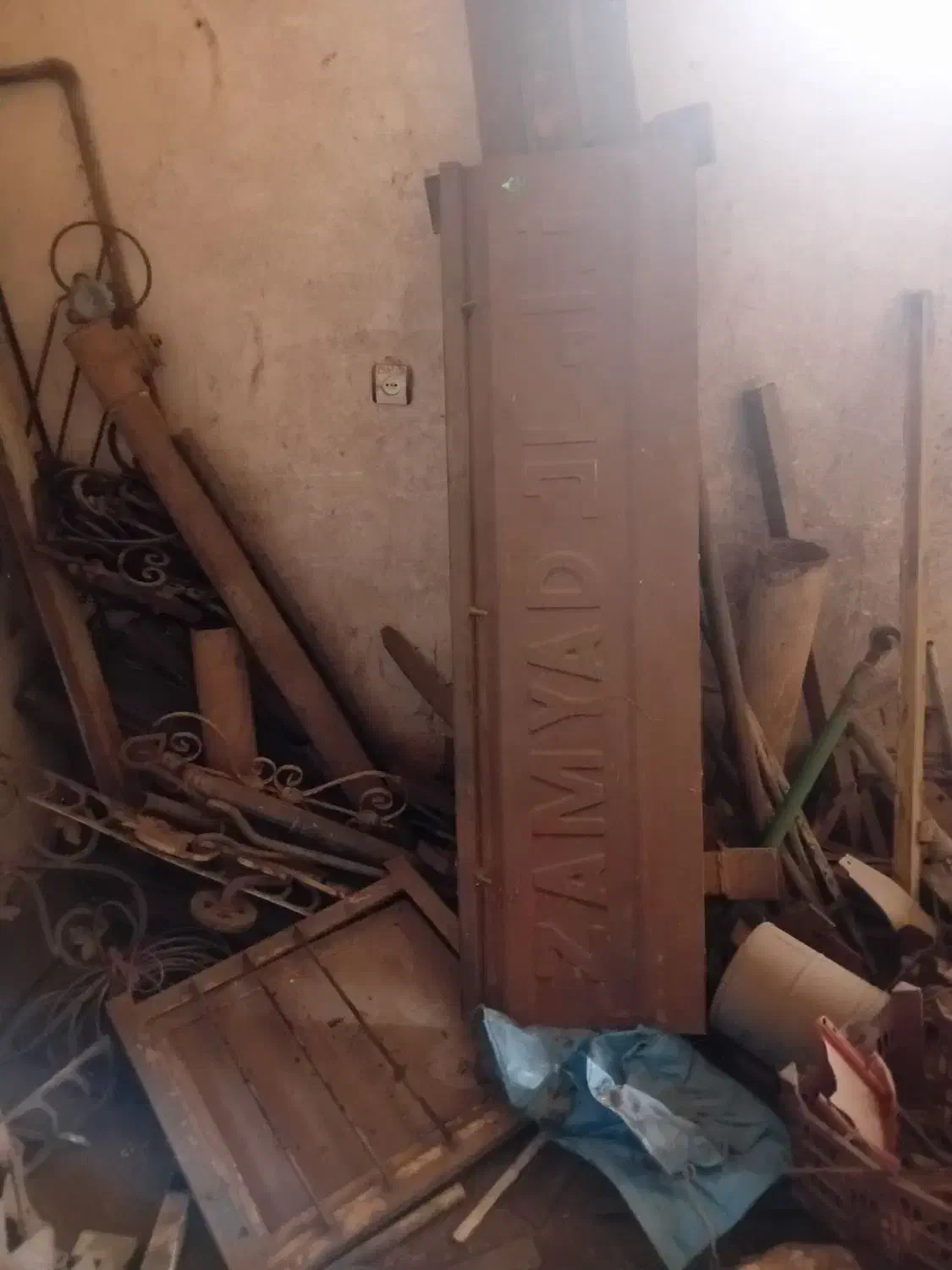 درب اتاق عقب زامیاد|قطعات یدکی و لوازم جانبی|شوط, |دیوار