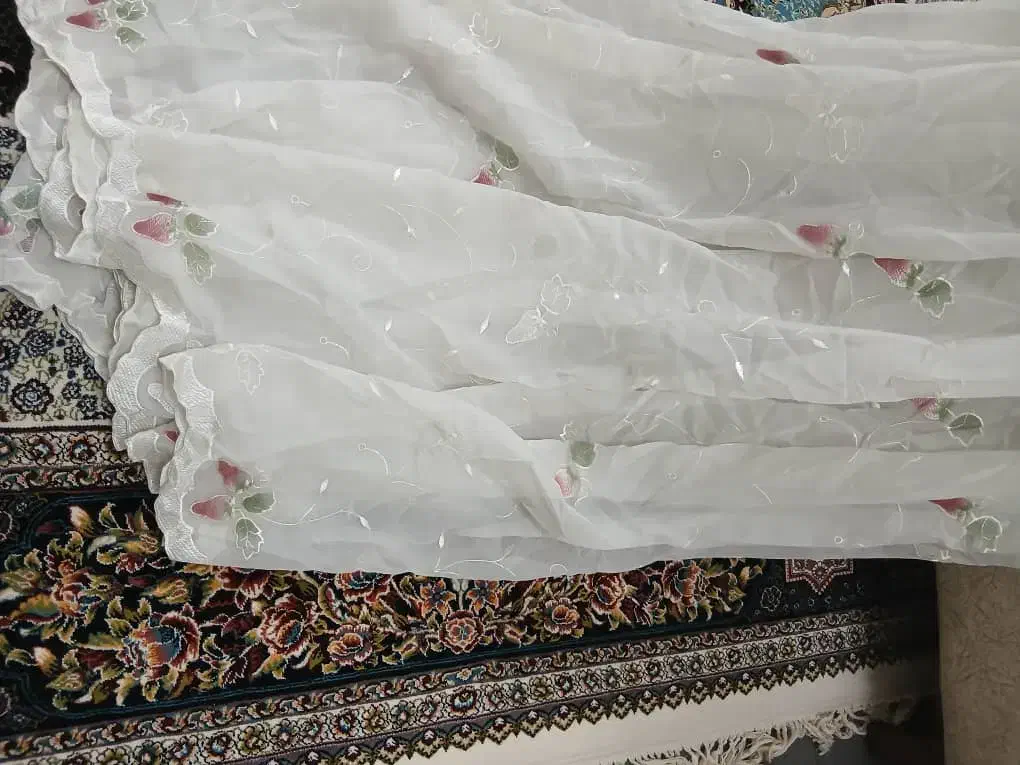 دوتا پرده سالم و تمیز|پرده، رانر، رومیزی|قم, کلهری|دیوار