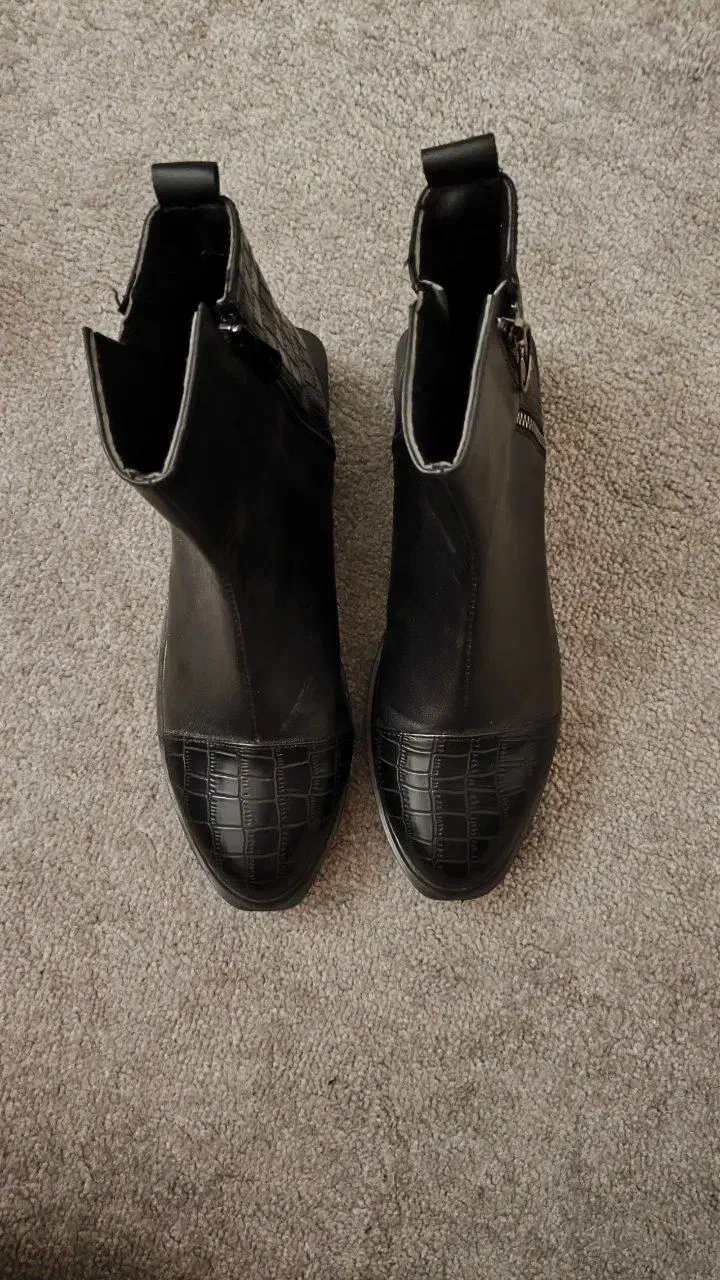 بوت چرم مشکی شیک|کیف، کفش، کمربند|قم, هنرستان|دیوار