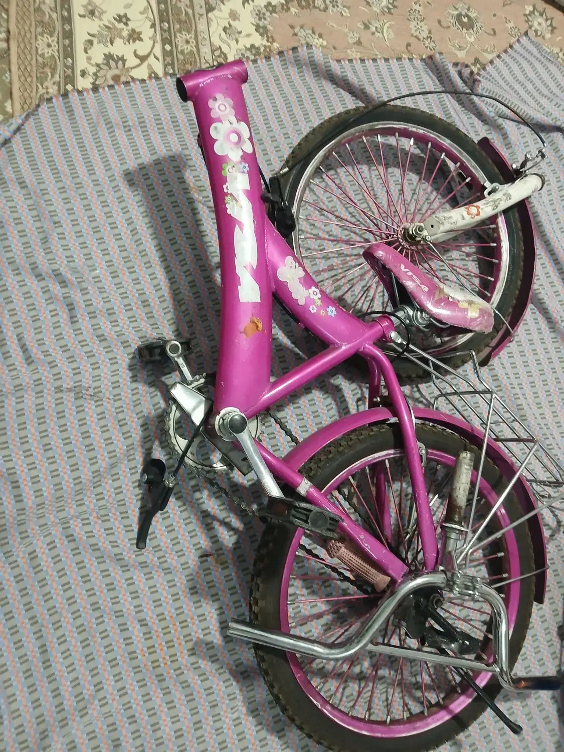 دوچرخه|دوچرخه، اسکیت، اسکوتر|پرند, فاز ۰|دیوار