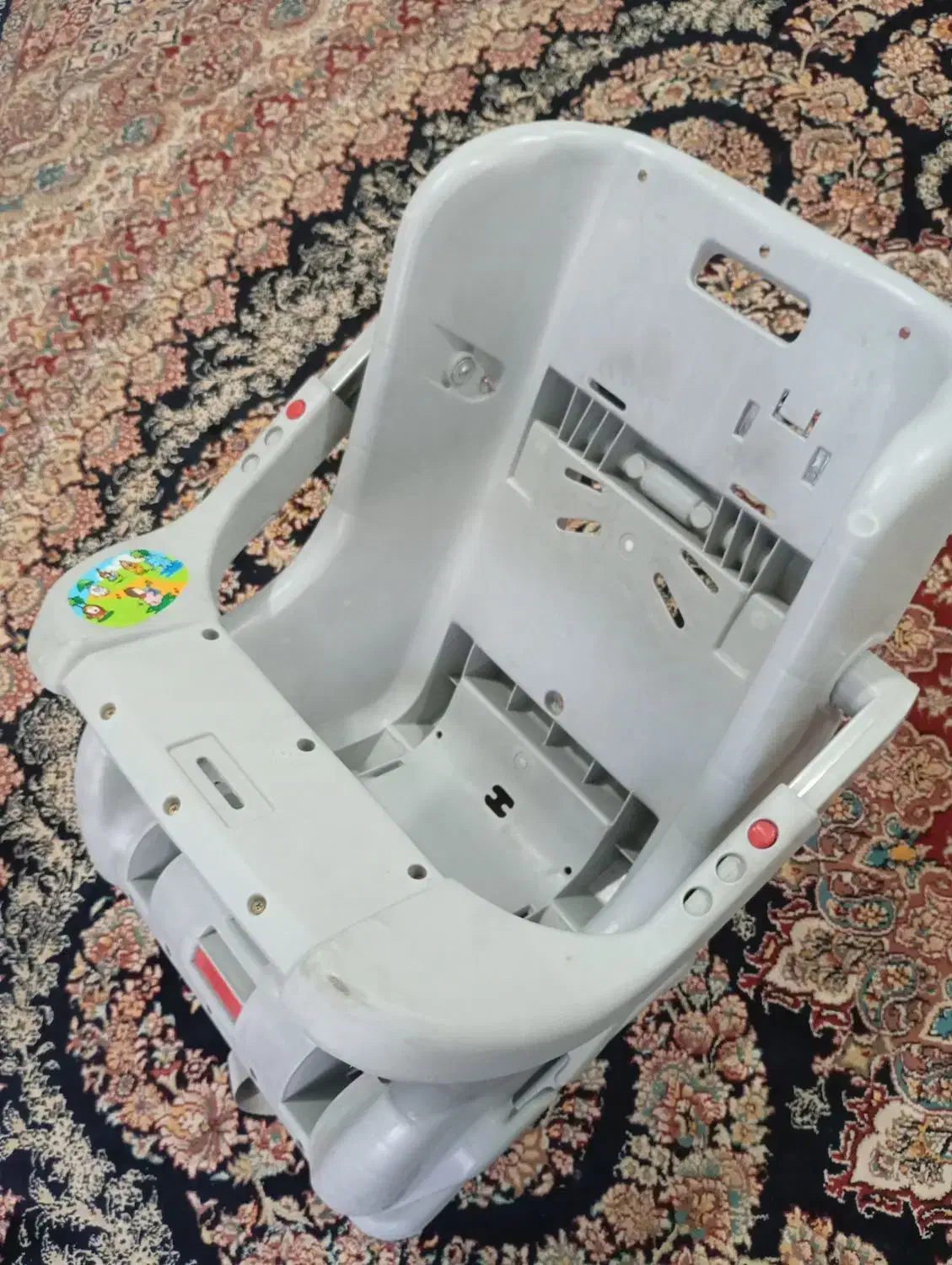 صندلی ماشین|تخت و صندلی بچه|تربتحیدریه, پائین ولایت|دیوار