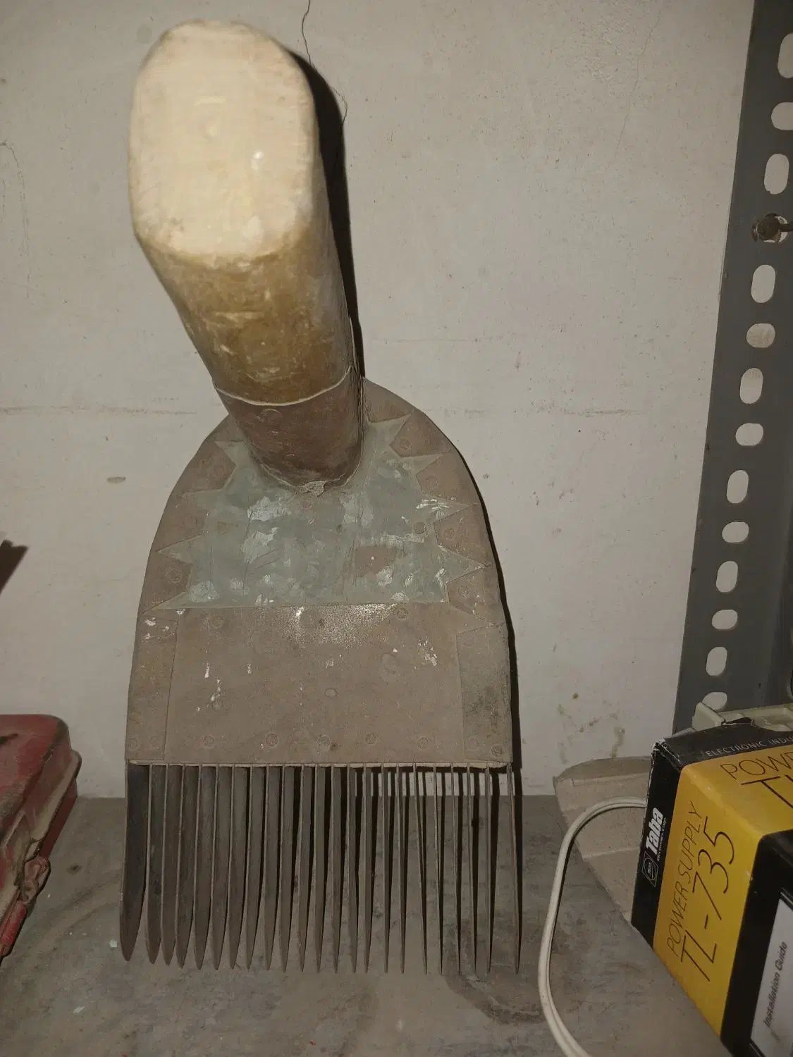 شانه فرش بافی|صنایع دستی و سایر لوازم تزئینی|یزد, |دیوار