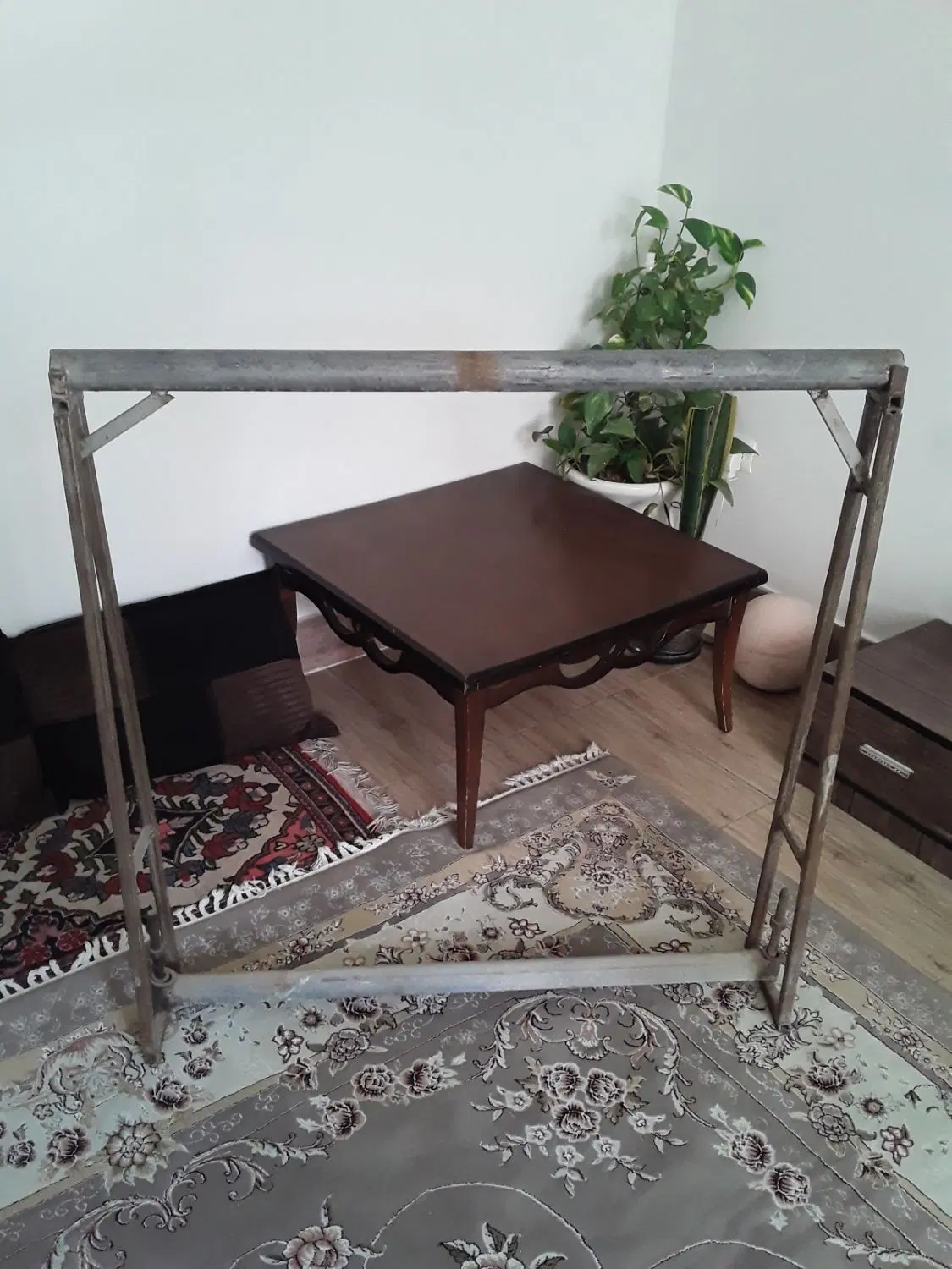دارقالی|بندرخت و رخت‌آویز|خمین, |دیوار