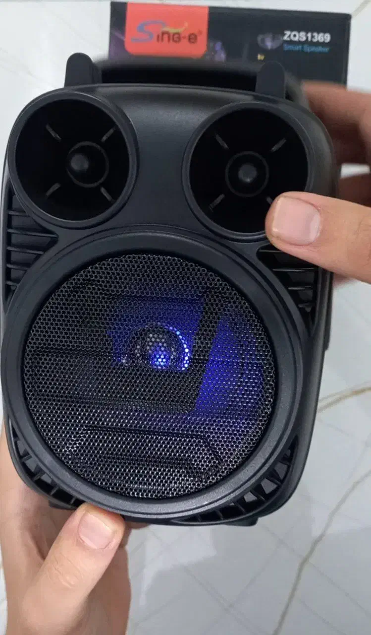 اسپیکر قابل حمل چراغدار و شارژی و کیفیت بالا|پخشکننده همراه|پیشوا, |دیوار