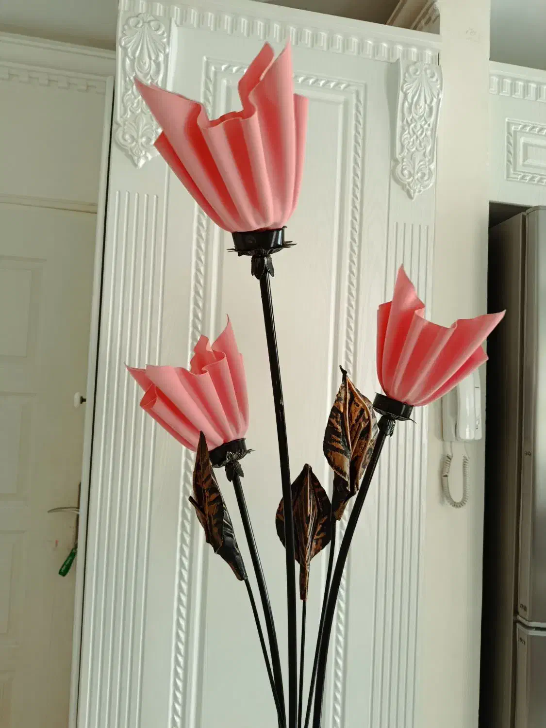 کنار سالنی|چراغ خواب و آباژور|پرند, فاز ۵|دیوار