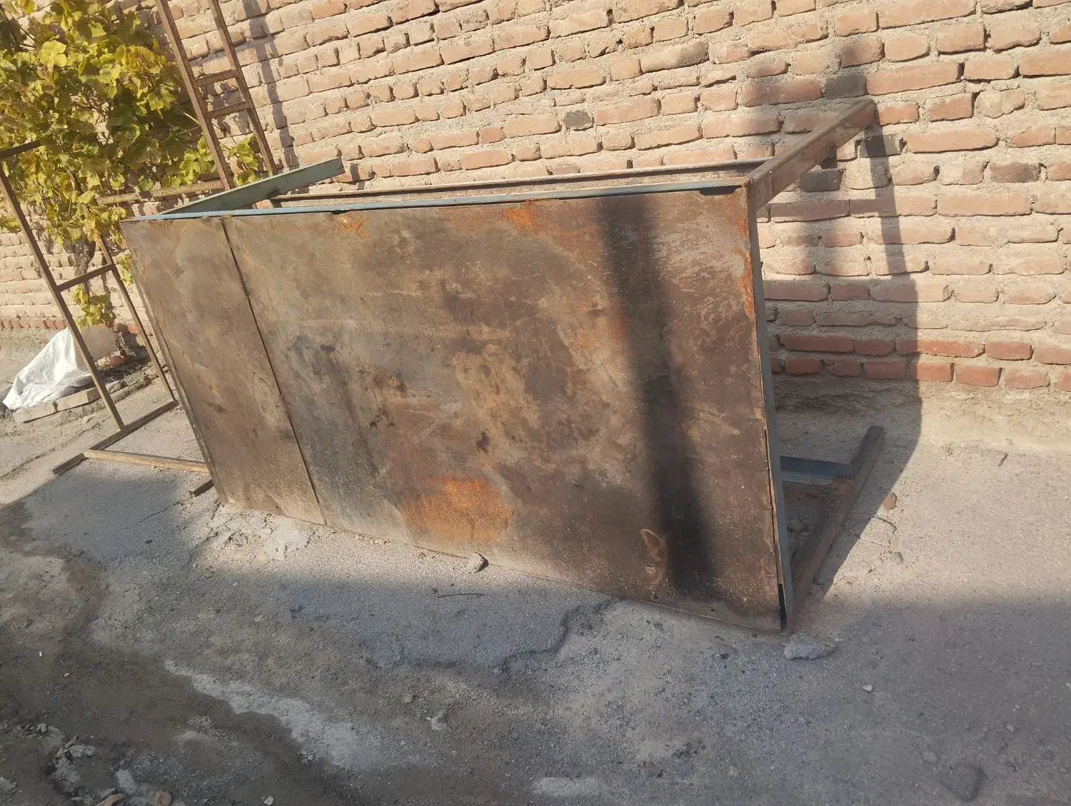 میز کار برای میکانیکی واهنگری|ابزارآلات|خسروشاه, |دیوار