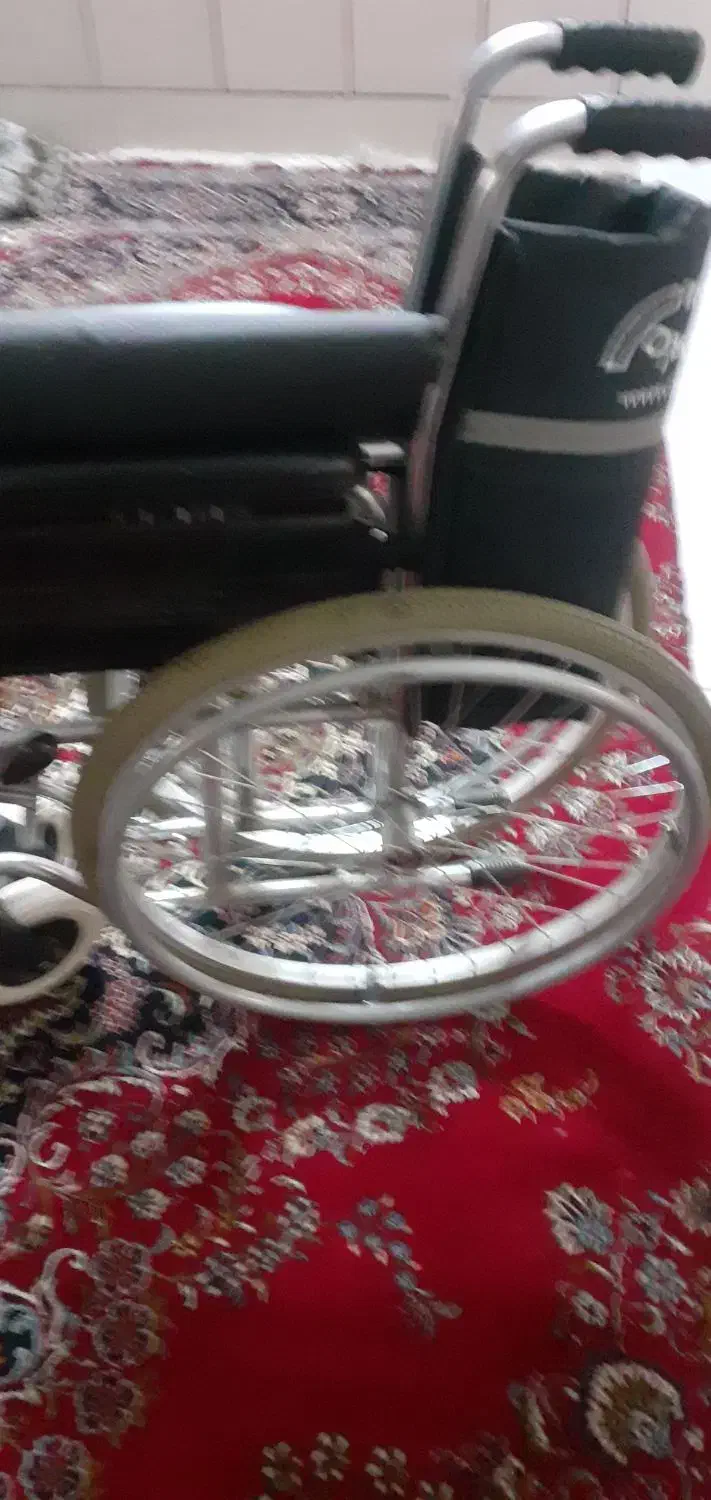 سلام یه عدد ویلچر خیلی کم کار وتمیز در حد نو|آرایشی، بهداشتی، درمانی|اصفهان, رهنان|دیوار