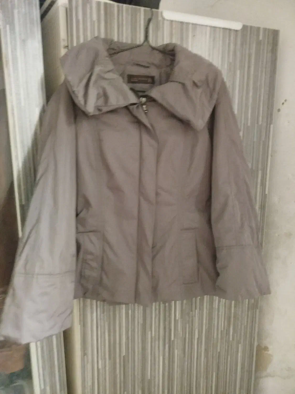 کاپشن|لباس|ایرانشهر, |دیوار