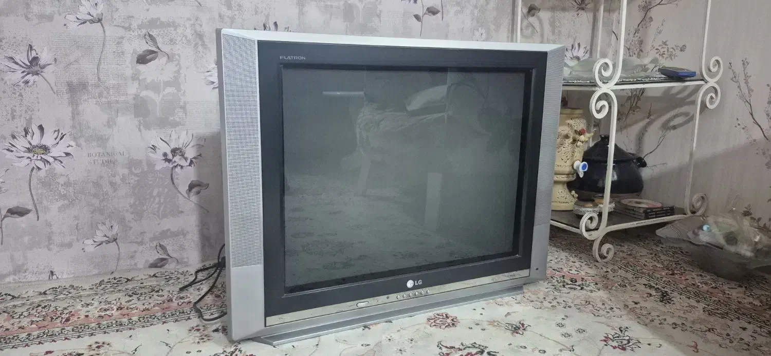 تلویزیون|تلویزیون و پروژکتور|قدس, شهر‌قدس|دیوار