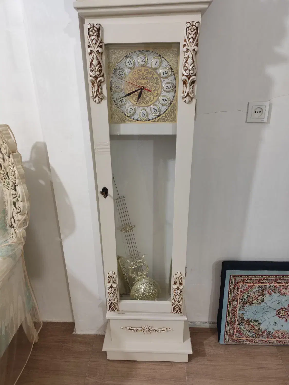 ساعت زمینی|ساعت دیواری و تزئینی|گلستان (تهران), |دیوار