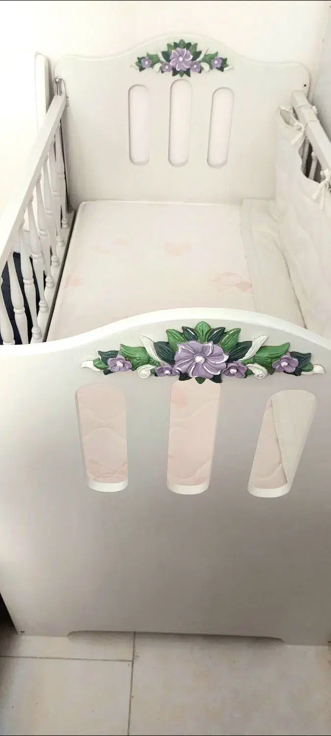 تخت و تشک کودک|تخت و صندلی بچه|بومهن, |دیوار